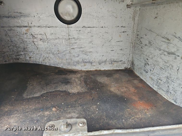 image for item OJ9788 2002 GMC Sierra 3500 Heavy D utility bed pickup truck