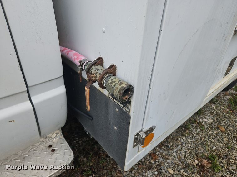 image for item OJ9788 2002 GMC Sierra 3500 Heavy D utility bed pickup truck