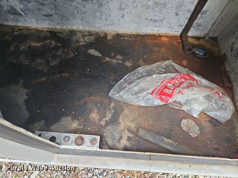 image for item OJ9788 2002 GMC Sierra 3500 Heavy D utility bed pickup truck