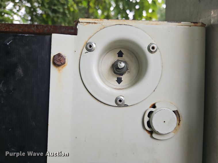 image for item OJ9788 2002 GMC Sierra 3500 Heavy D utility bed pickup truck