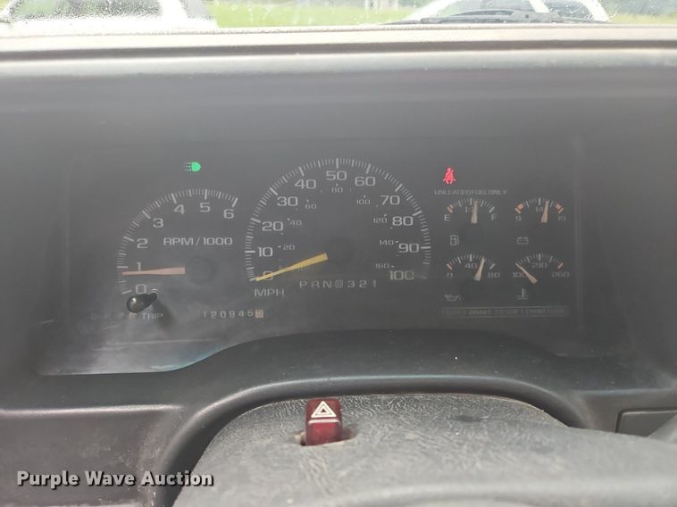 image for item OJ9788 2002 GMC Sierra 3500 Heavy D utility bed pickup truck