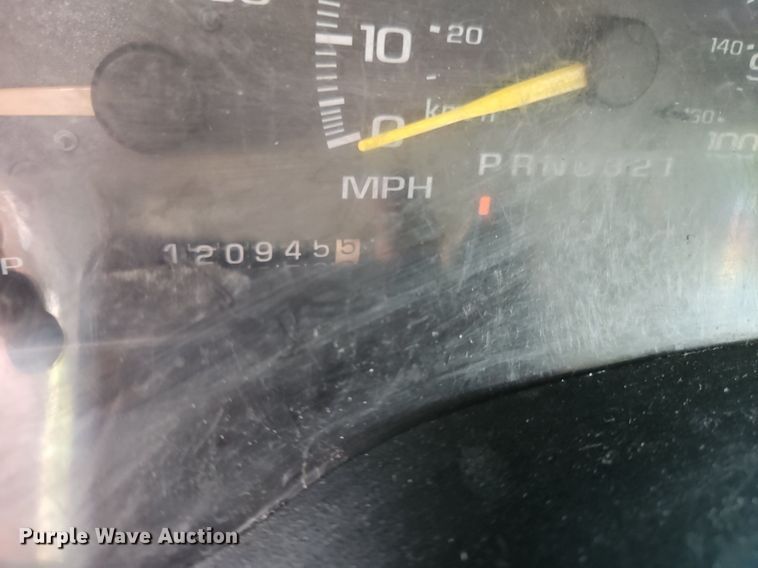 image for item OJ9788 2002 GMC Sierra 3500 Heavy D utility bed pickup truck