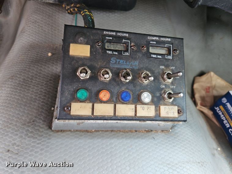 image for item OJ9788 2002 GMC Sierra 3500 Heavy D utility bed pickup truck