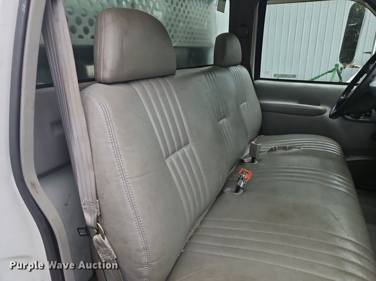 image for item OJ9788 2002 GMC Sierra 3500 Heavy D utility bed pickup truck