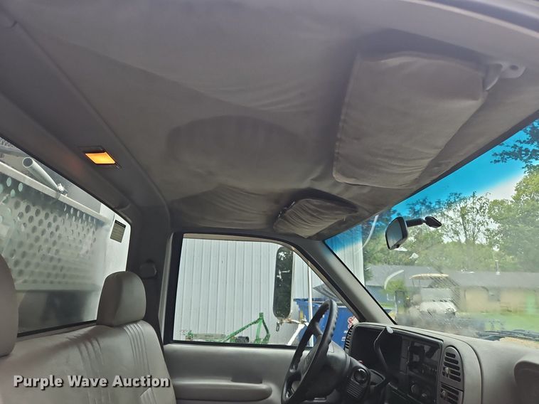 image for item OJ9788 2002 GMC Sierra 3500 Heavy D utility bed pickup truck