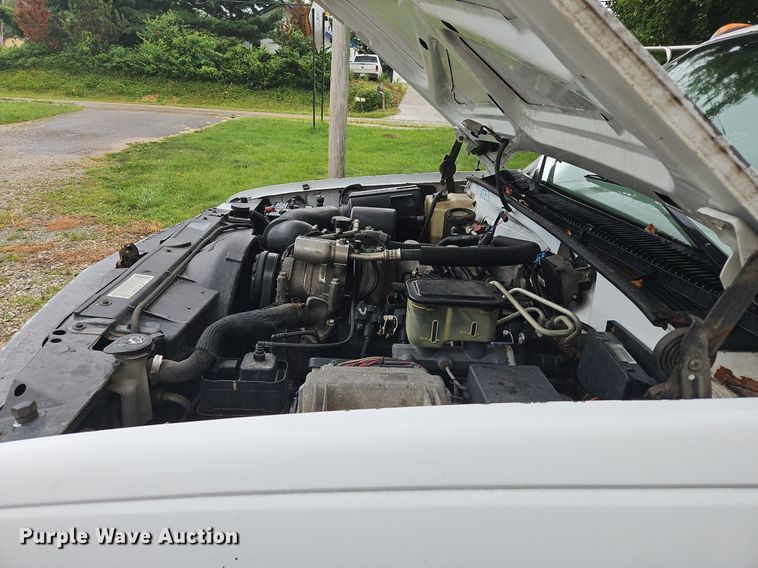 image for item OJ9788 2002 GMC Sierra 3500 Heavy D utility bed pickup truck