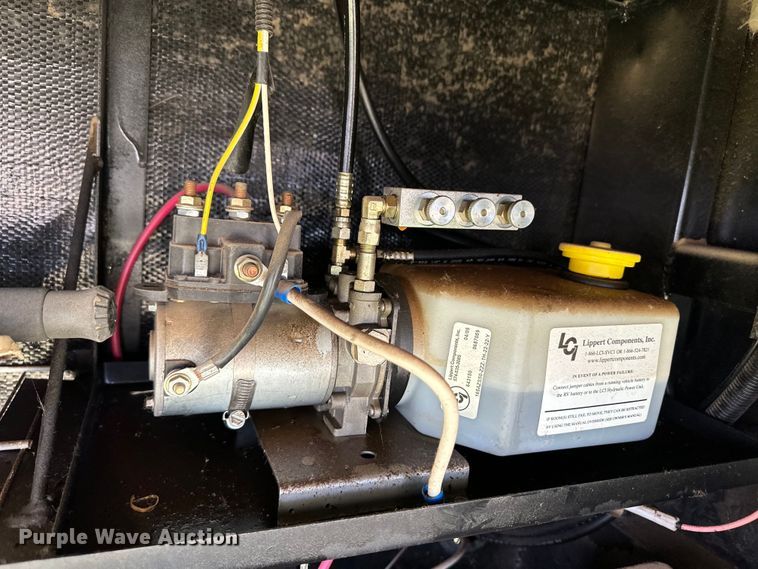 image for item OL9646 2005 Keystone Montana camper