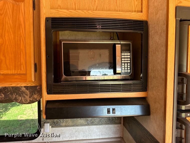 image for item OL9646 2005 Keystone Montana camper