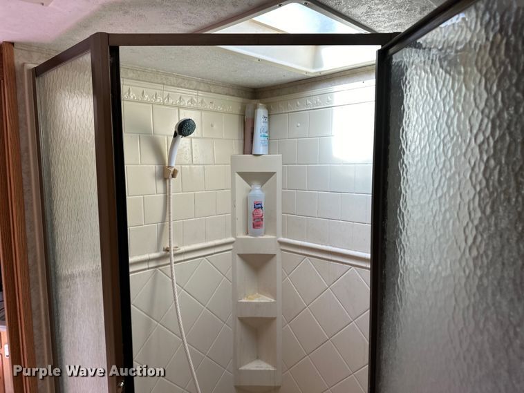 image for item OL9646 2005 Keystone Montana camper