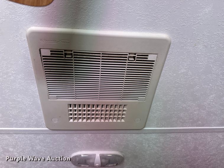 image for item OL9646 2005 Keystone Montana camper