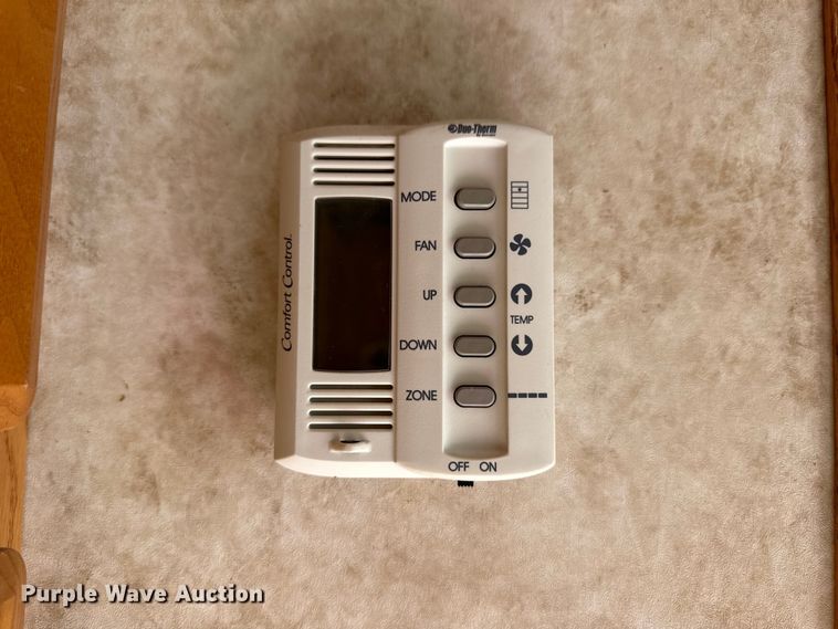 image for item OL9646 2005 Keystone Montana camper