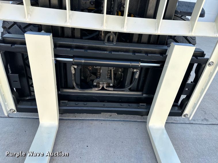 image for item OM9500 2019 Yale GLP050VXNKAE084 forklift