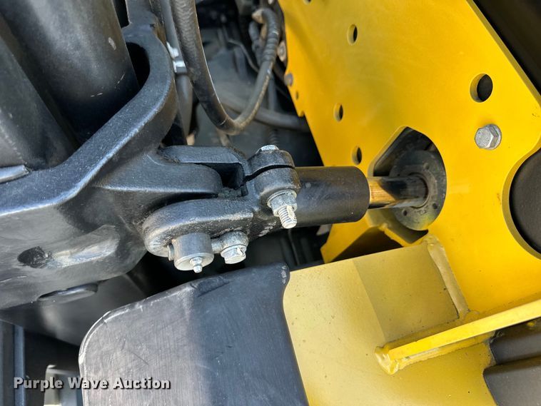 image for item OM9500 2019 Yale GLP050VXNKAE084 forklift