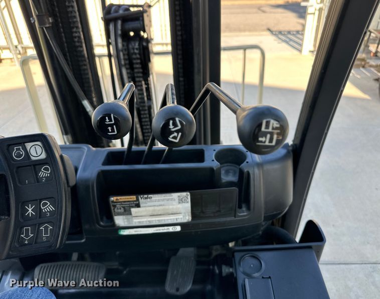 image for item OM9500 2019 Yale GLP050VXNKAE084 forklift