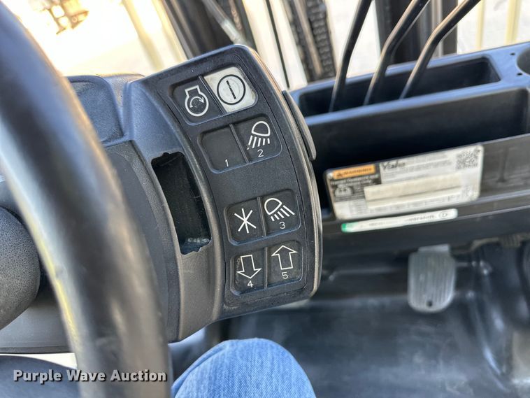 image for item OM9500 2019 Yale GLP050VXNKAE084 forklift