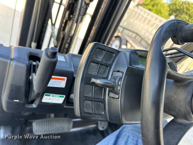 image for item OM9500 2019 Yale GLP050VXNKAE084 forklift