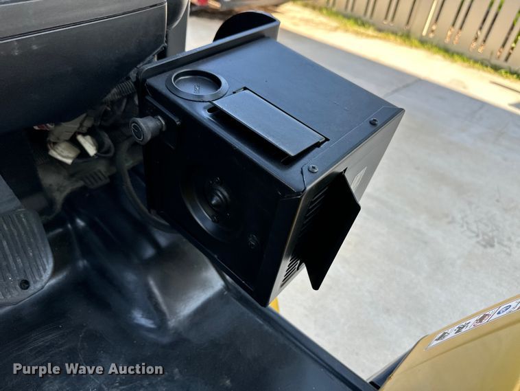 image for item OM9500 2019 Yale GLP050VXNKAE084 forklift