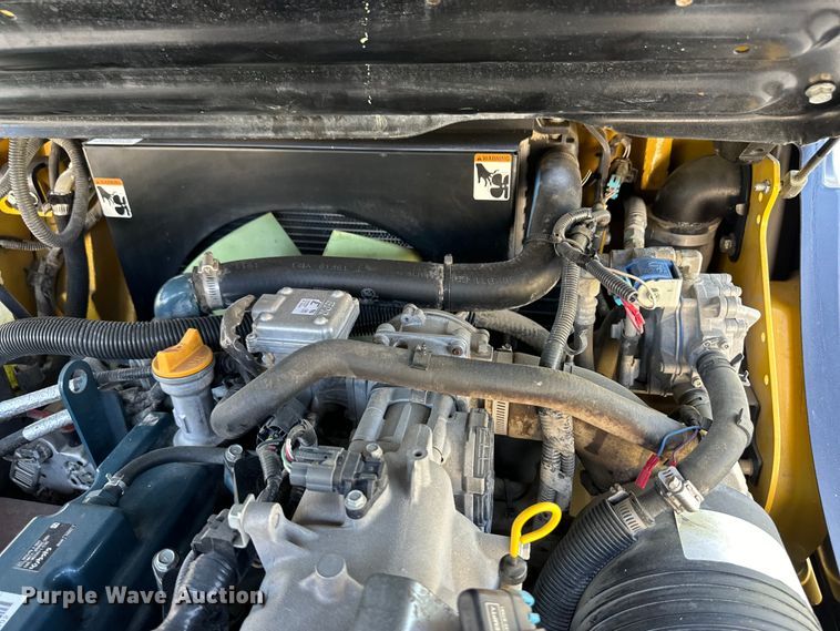 image for item OM9500 2019 Yale GLP050VXNKAE084 forklift