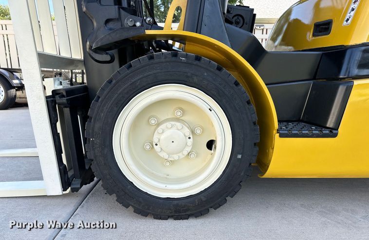 image for item OM9500 2019 Yale GLP050VXNKAE084 forklift