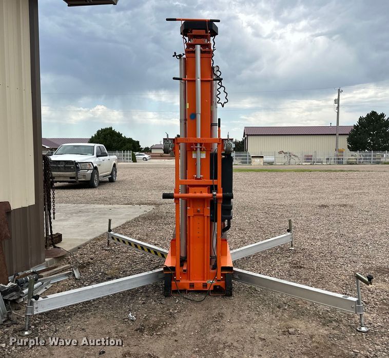 image for item OM9528 2017 Snorkel UL40AC vertical lift