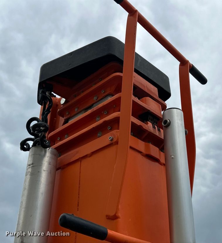 image for item OM9528 2017 Snorkel UL40AC vertical lift