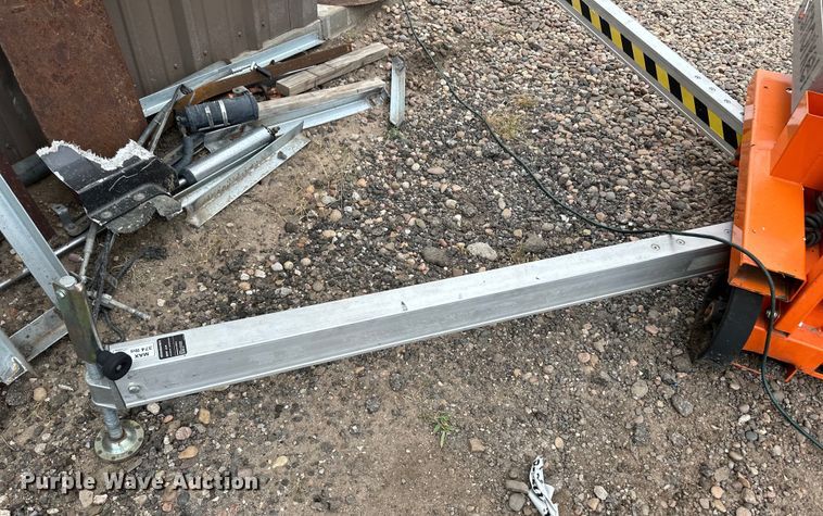 image for item OM9528 2017 Snorkel UL40AC vertical lift