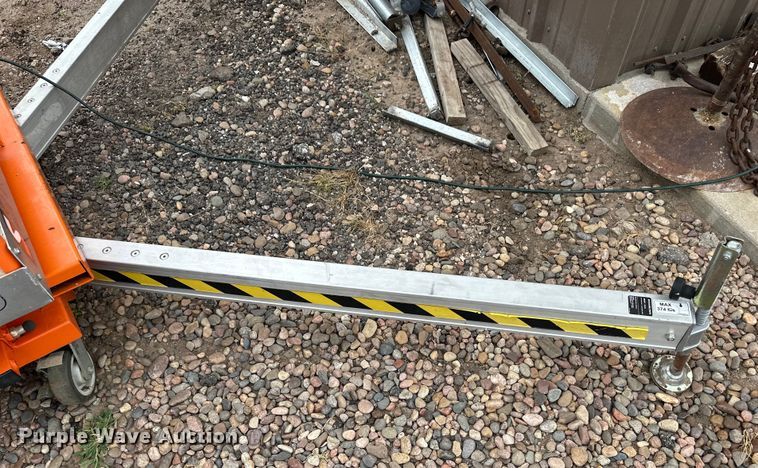 image for item OM9528 2017 Snorkel UL40AC vertical lift