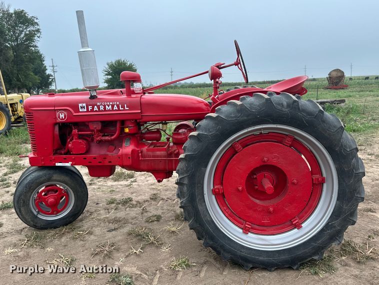 image for item OM9568 1944 International Harvester Farmall H tractor