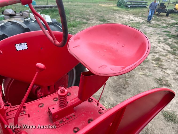 image for item OM9568 1944 International Harvester Farmall H tractor