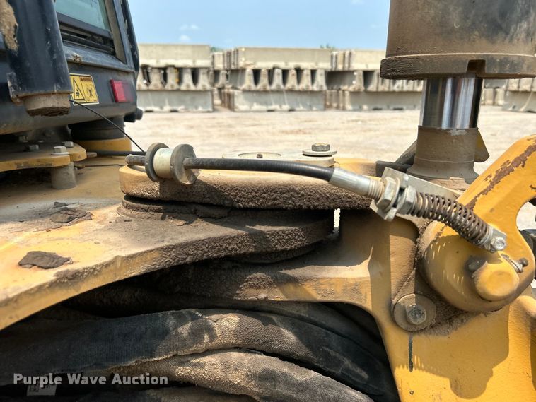 image for item DJ6369 2015 Caterpillar 420F2 IT backhoe