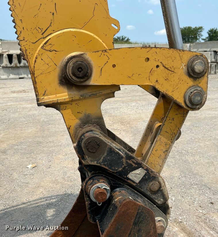 image for item DJ6369 2015 Caterpillar 420F2 IT backhoe