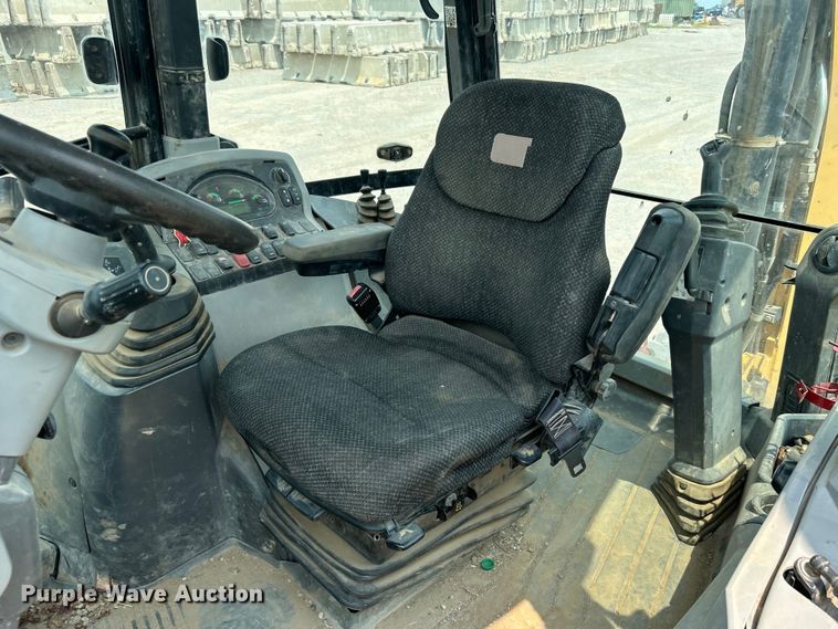 image for item DJ6369 2015 Caterpillar 420F2 IT backhoe