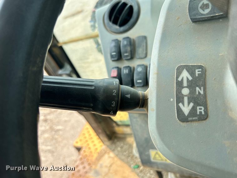 image for item DJ6369 2015 Caterpillar 420F2 IT backhoe