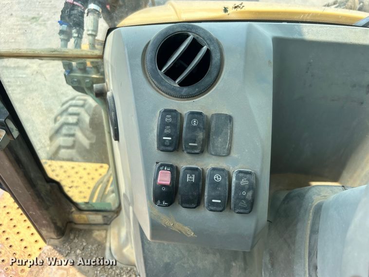 image for item DJ6369 2015 Caterpillar 420F2 IT backhoe