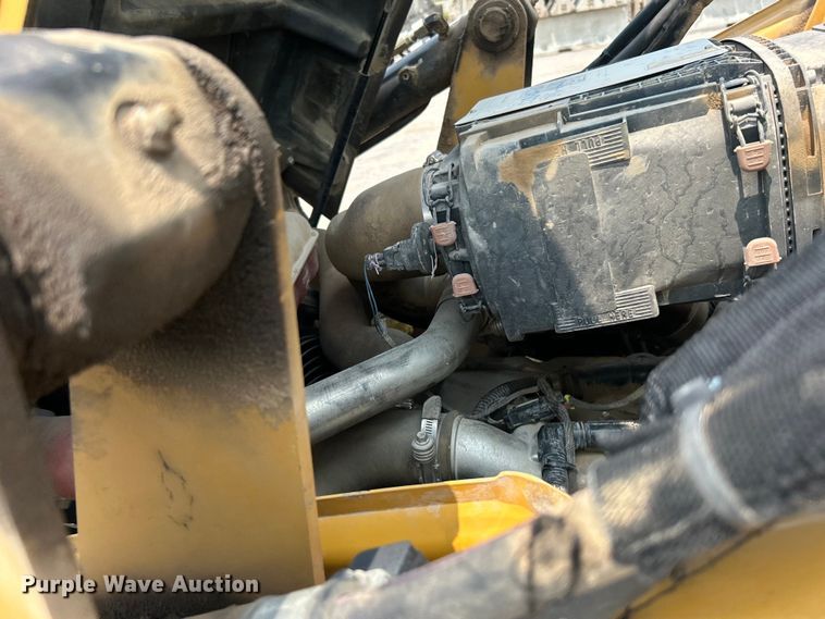 image for item DJ6369 2015 Caterpillar 420F2 IT backhoe