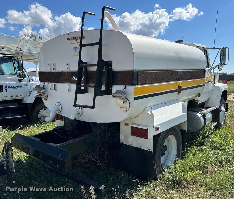 image for item DK6703 1994 Ford LN8000 water truck
