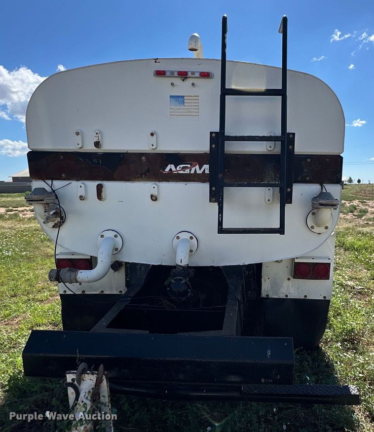 image for item DK6703 1994 Ford LN8000 water truck