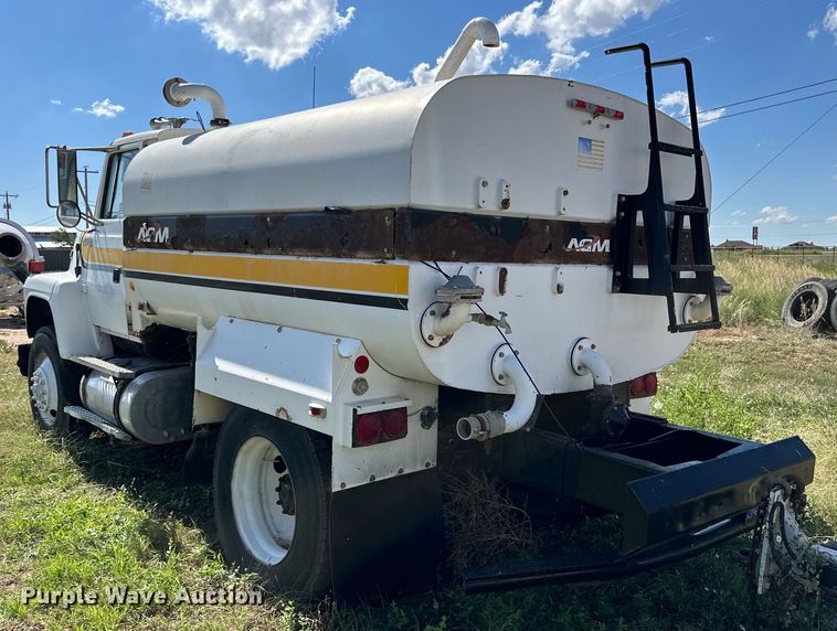 image for item DK6703 1994 Ford LN8000 water truck
