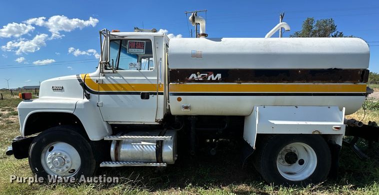 image for item DK6703 1994 Ford LN8000 water truck