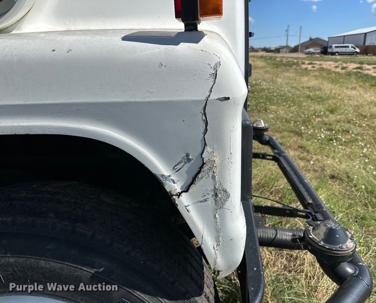 image for item DK6703 1994 Ford LN8000 water truck