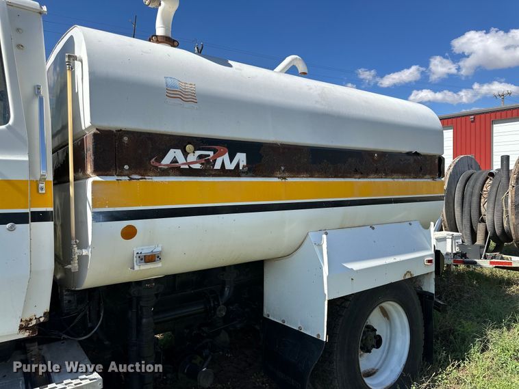 image for item DK6703 1994 Ford LN8000 water truck