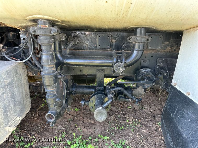 image for item DK6703 1994 Ford LN8000 water truck