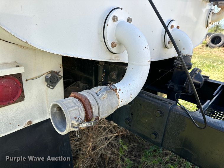 image for item DK6703 1994 Ford LN8000 water truck