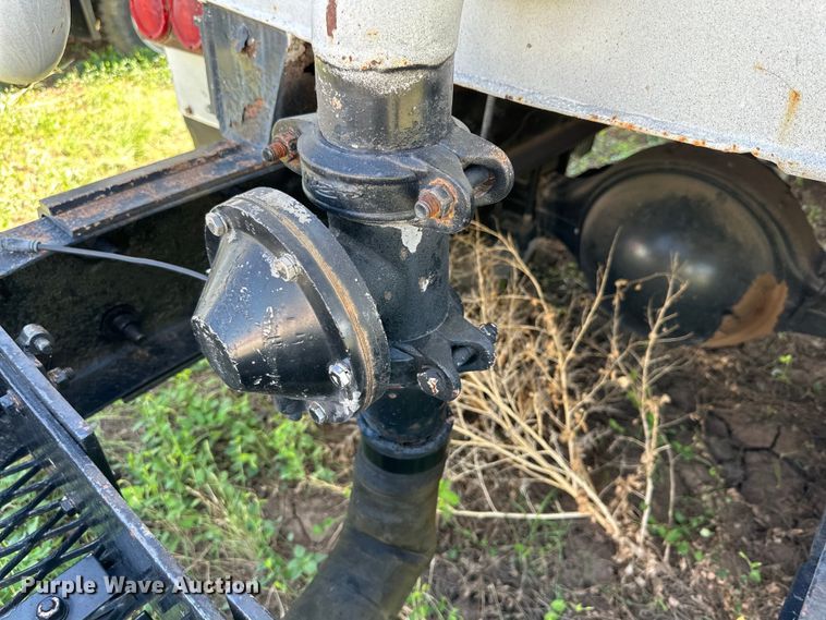 image for item DK6703 1994 Ford LN8000 water truck