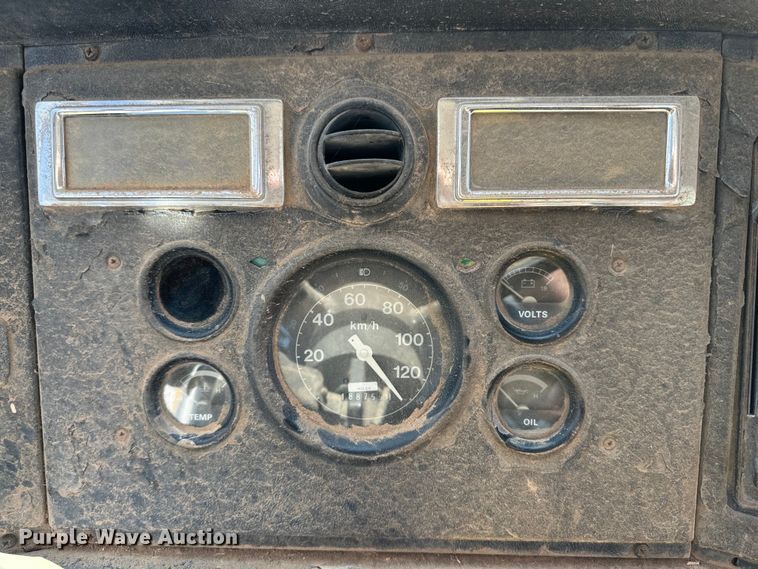 image for item DK6703 1994 Ford LN8000 water truck