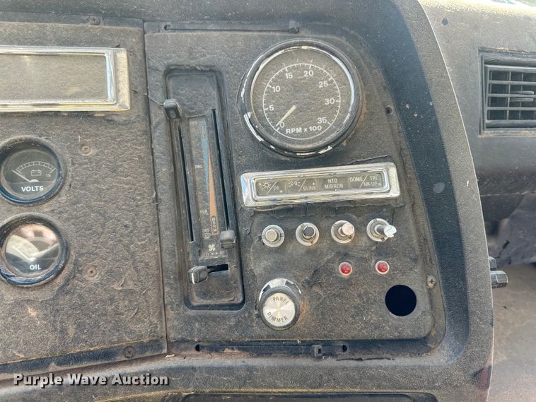 image for item DK6703 1994 Ford LN8000 water truck