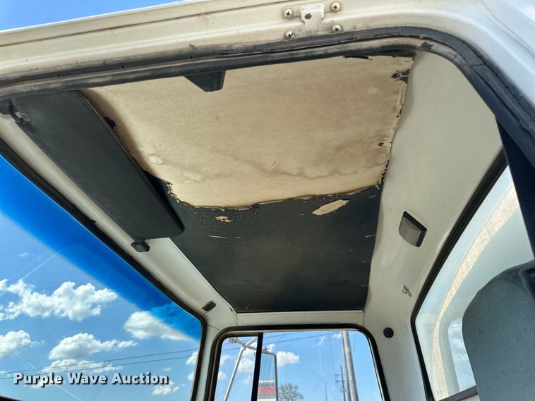 image for item DK6703 1994 Ford LN8000 water truck