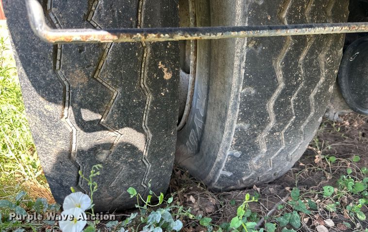 image for item DK6703 1994 Ford LN8000 water truck