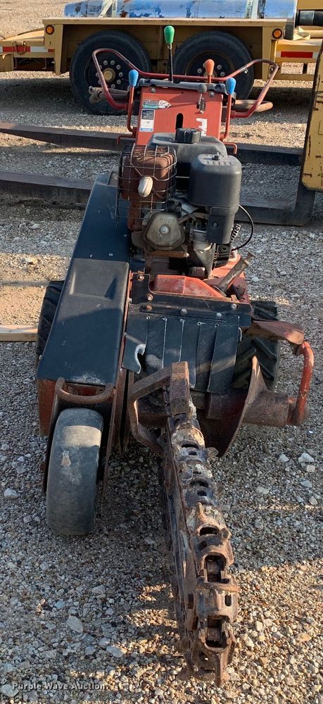 image for item DM1748 2002 Ditch Witch 1230H trencher