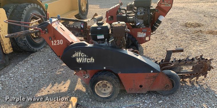 image for item DM1748 2002 Ditch Witch 1230H trencher